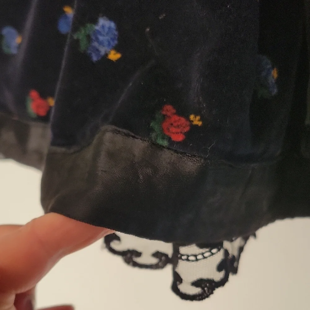 Holiday Black Velvet Velour Floral Lace Trim Kids Dress Long Puffy Sleeves Italy